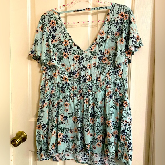 Torrid Floral V-Neck blouse - Picture 6 of 7
